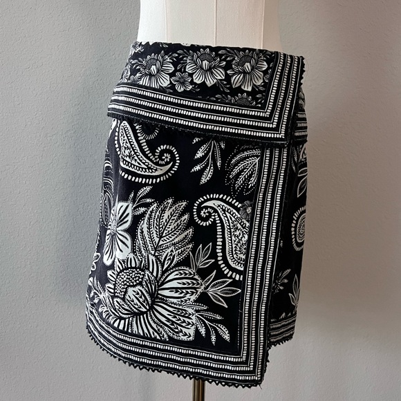 Farm Rio Paisley Bloom Wrap Skirt! - Picture 3 of 7